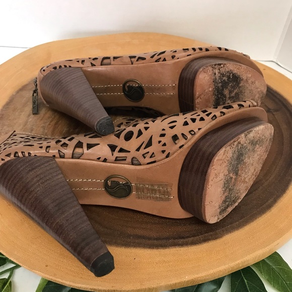 Mea Shadow Laser Cut Peep Toe Heeled Booties - Picture 7 of 9